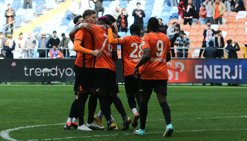 Adanaspor ikinci yarıda attığı gollerle kazandı