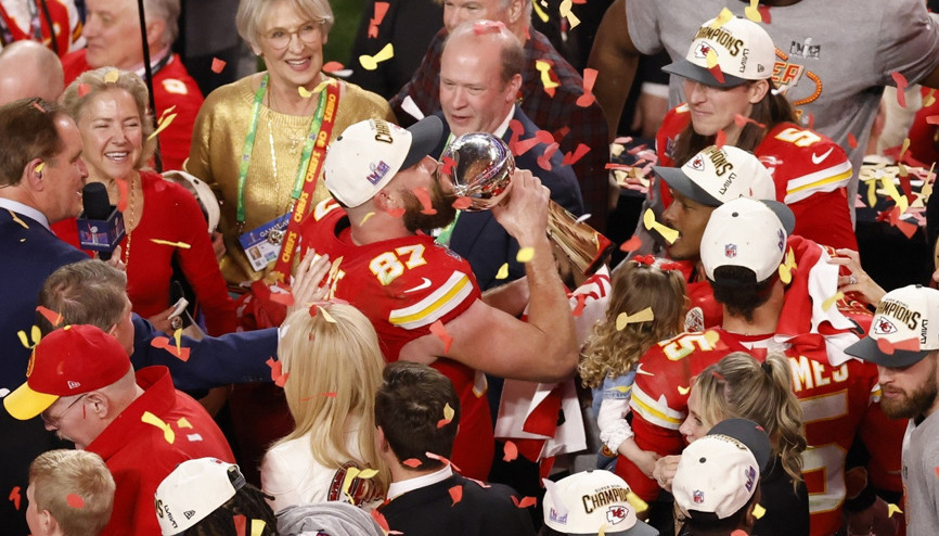 Dünya merakla izledi Super Bowlda şampiyon Kansas City Chiefs...
