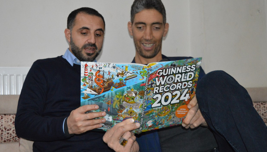 Dünyanı en uzun boylu adamı Sultan Kösen 15 yıldır unvanını koruyor