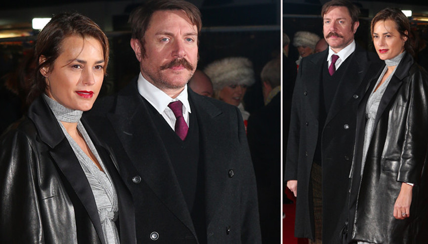 Karım yataktayken 10 dakika onu izliyorum... Önce fotoğrafına aşık olmuştu... Onun kocası olarak ölmek istiyorum Karım yataktayken 10 dakika onu izliyorum... Önce fotoğrafına aşık olmuştu... Onun kocası olarak ölmek istiyorum