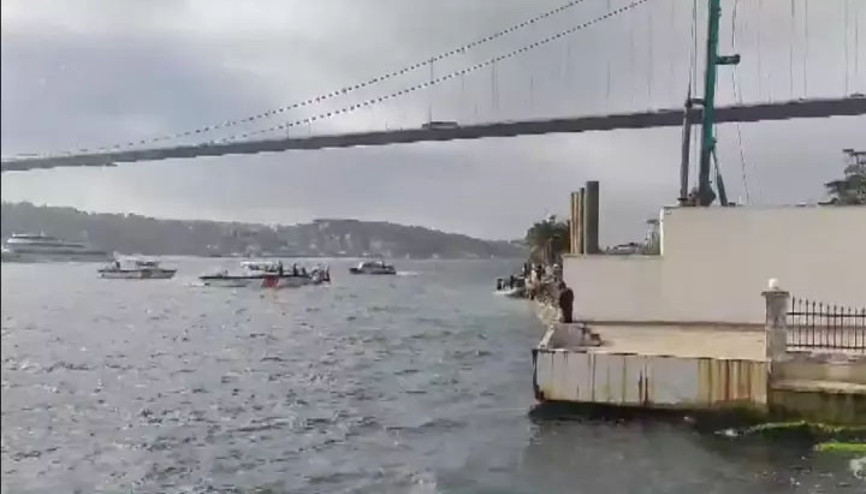 Ortaköyde denize düşen iki kişiden biri hayatını kaybetti