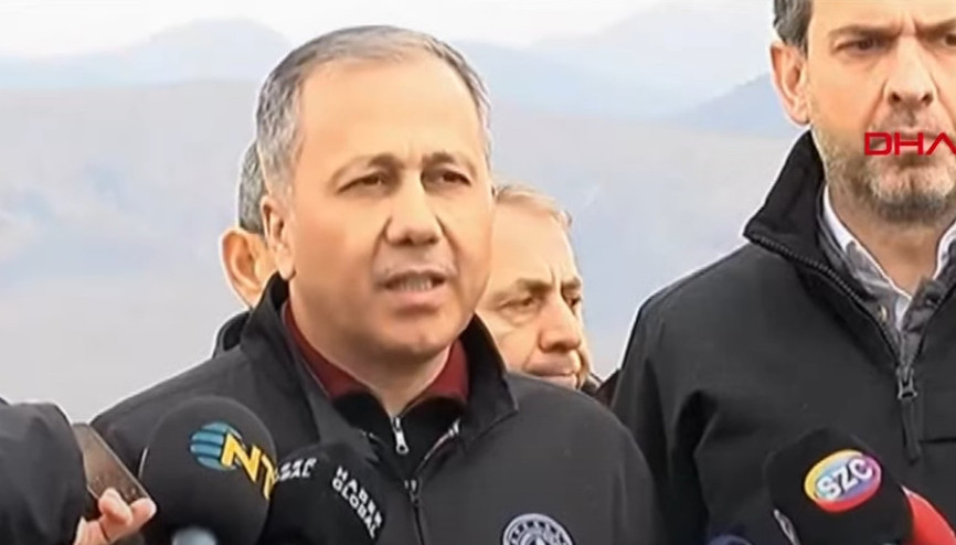 Erzincanda maden sahasındaki son duruma ilişkin İçişleri Bakanı Ali Yerlikaya açıklama yaptı Erzincanda maden sahasındaki son duruma ilişkin İçişleri Bakanı Ali Yerlikaya açıklama yaptı
