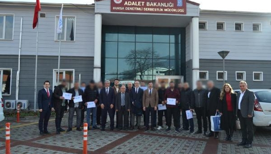 20 eski hükümlü ‘Arı Yetiştiriciliği’ sertifikası aldı 20 eski hükümlü ‘Arı Yetiştiriciliği’ sertifikası aldı