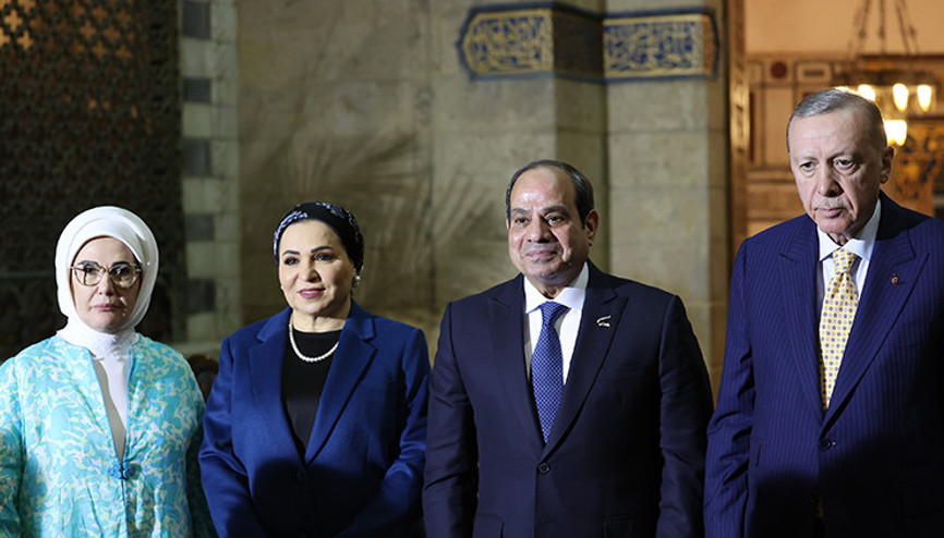 Cumhurbaşkanı Erdoğan, Kahire’de İmam Şafi Türbesi’ni ziyaret etti