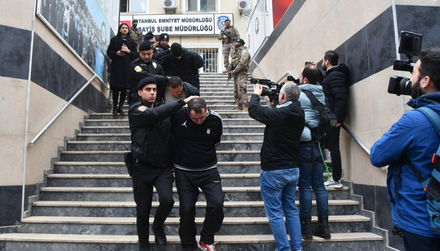 Küçükçekmecede AK Parti programına saldırıda 16 şüpheli tutuklandı Küçükçekmecede AK Parti programına saldırıda 16 şüpheli tutuklandı