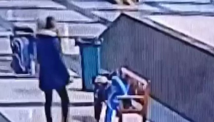 Diyarbakırda bankta uyurken telefonu ve parası çalındı Olay anı kamerada