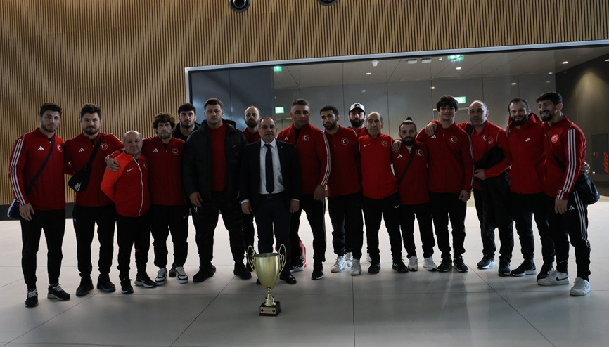 Avrupa şampiyonu Grekoromen Güreş Milli Takımı, yurda döndü