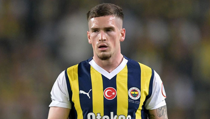 Fenerbahçede Lazioya gitmeyi reddeden Ryan Kente lisans çıkarılmadı Bir isim daha listede yer almadı... Fenerbahçede Lazioya gitmeyi reddeden Ryan Kente lisans çıkarılmadı Bir isim daha listede yer almadı...