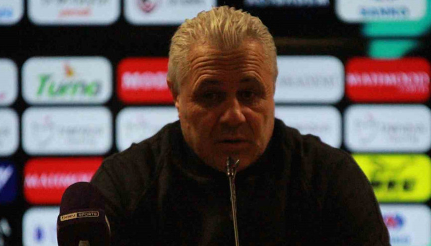 Marius Sumudicadan öz eleştiri
