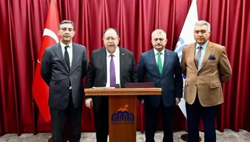YSK Başkanı Ahmet Yener, Malatya Valiliğinde açıklama yaptı YSK Başkanı Ahmet Yener, Malatya Valiliğinde açıklama yaptı