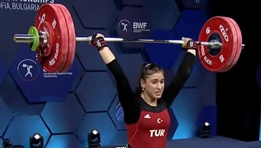 Büşra Çandan bronz madalya