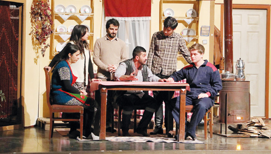 Kars’ta tiyatro coşkusu