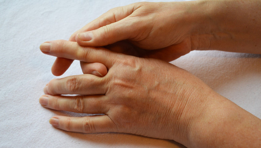 Yaşadığı sorunların sebebini çok kahve içmesi sanıyordu, tedavisi olmayan bir hastalık teşhisi kondu