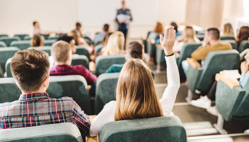 Üniversite mezunları daha çok istihdam ediliyor