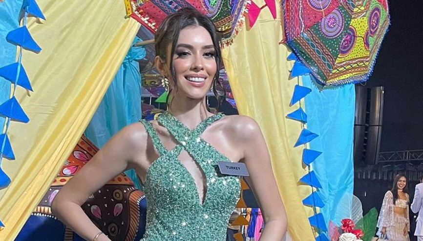 Hindistan’da renkli açılış