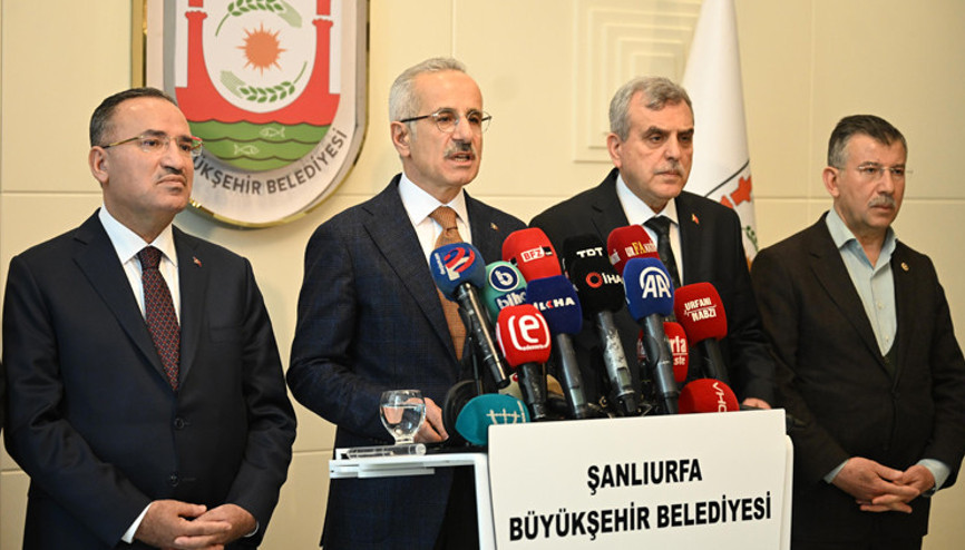 Bakan Uraloğlu: Kalkınma Yolu Projesi kapsamında Şanlıurfa-Ovaköy arasına yeni bir otoyol inşa edeceğiz Bakan Uraloğlu: Kalkınma Yolu Projesi kapsamında Şanlıurfa-Ovaköy arasına yeni bir otoyol inşa edeceğiz