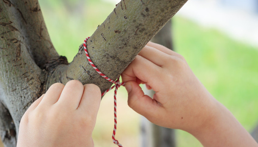 Marteniçka nedir Marteniçka bilekliği ne zaman takılır İşte tüm yönleriyle merak edilen Martenitsa geleneği