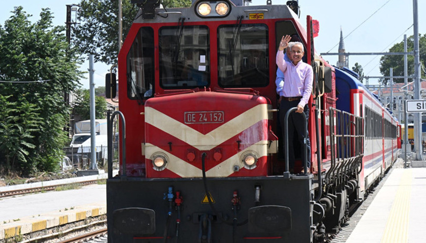 Bakan Uraloğlundan İstanbullulara müjde Sirkeci-Kazlıçeşme arası 20 dakikaya düşüyor