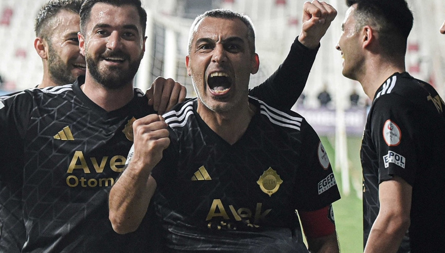 42 yaşında gollere devam Altayda Murat Uluç zirvede...