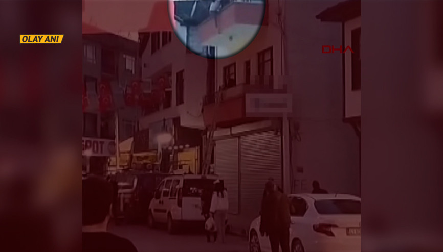 2nci kattan düşen Zeynepi havada yakaladı Annem çok üzüldü 2nci kattan düşen Zeynepi havada yakaladı Annem çok üzüldü