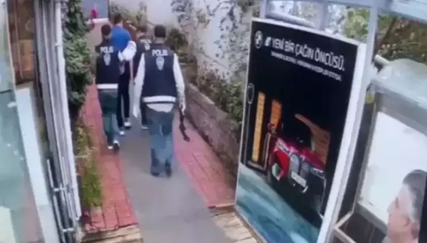 Çirkinler suç örgütü çökertilmişti Şüpheliler Ece Ronay’ın eski eşi Mehmet Bilir’e ait iş yerini kurşunlayanlar çıktı