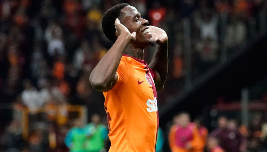 Galatasarayda Zaha ve Abdülkerim Bardakcı, Beşiktaş derbisinin kadrosunda yok