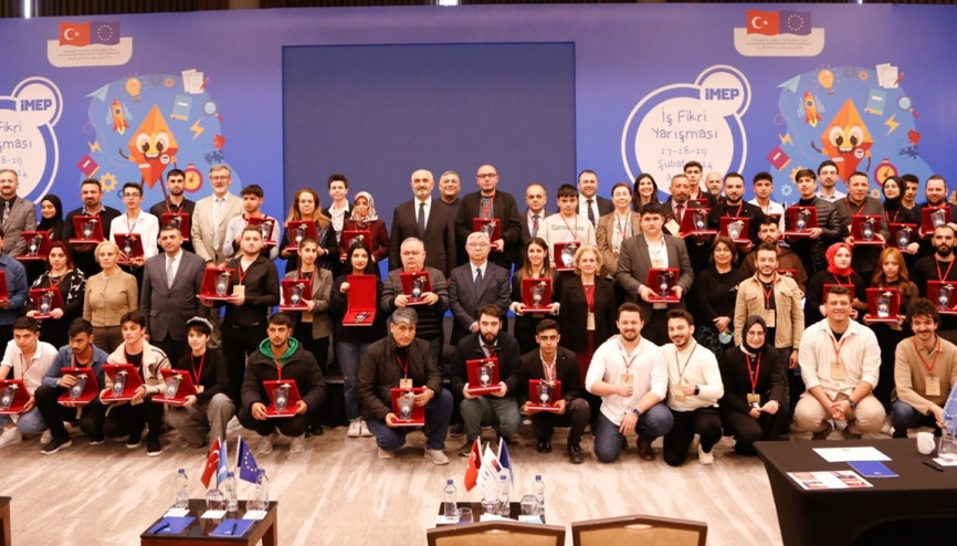 Çırak öğrencilerin iş fikirleri yarıştı Çırak öğrencilerin iş fikirleri yarıştı