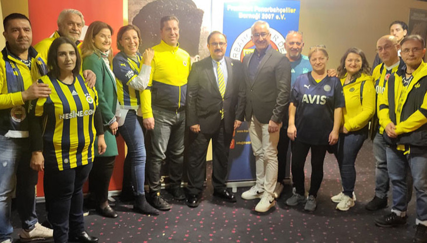 ‘Zaferin Rengi’ni izlerken depremzedeleri de unutmadılar