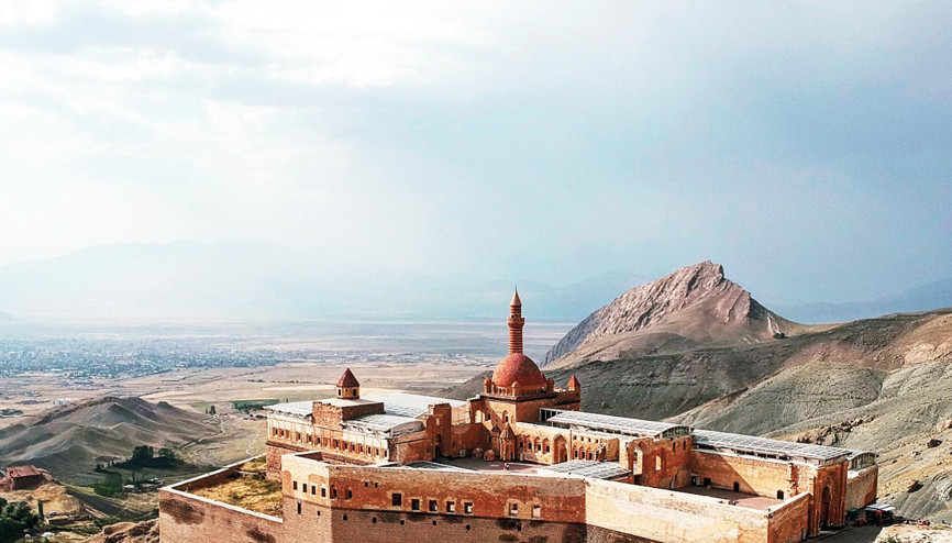 Orası babanızın sarayı değil, Mr. Dossi Bakanlık soruşturma başlattı