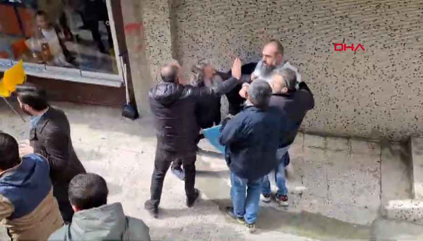 Kartalda Akşenerin esnaf ziyareti sırasında arbede