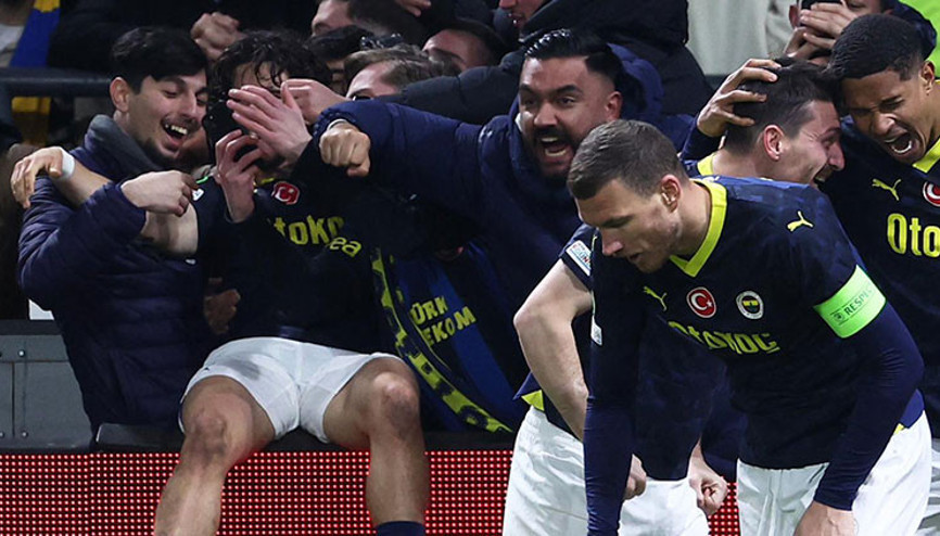 Jayden Oosterwoldenin Union SG maçındaki golü sonrası o görüntü gündeme damgasını vurdu Ferdi Kadıoğlunu bırakmadılar... Jayden Oosterwoldenin Union SG maçındaki golü sonrası o görüntü gündeme damgasını vurdu Ferdi Kadıoğlunu bırakmadılar...