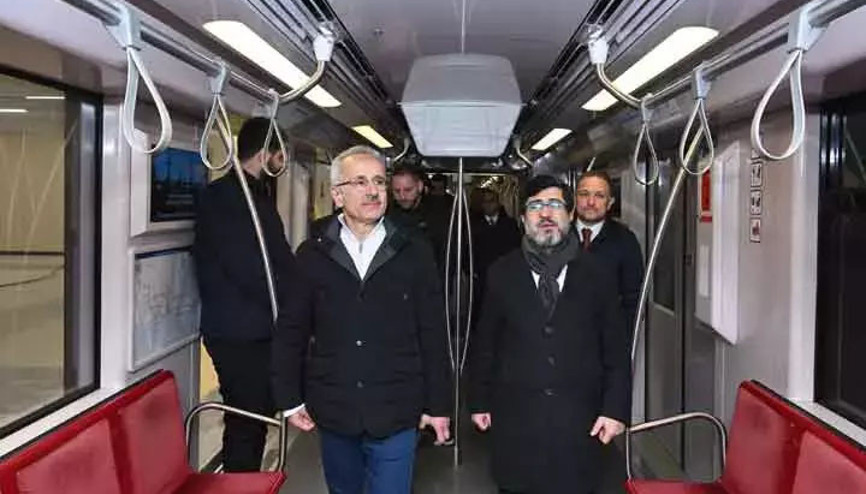 Bakan Uraloğlu: Hattımızla Kayaşehir-Bakırköy arası 39 dakika olacak