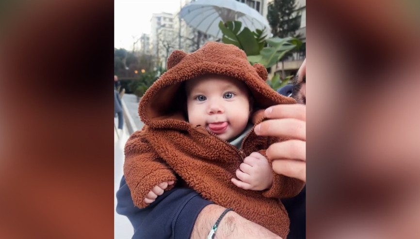 Aslı Enver kızının yüzünü gösterdi İşte Elay bebek...