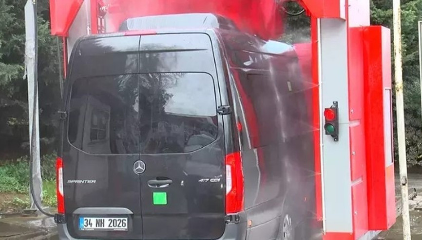 İstanbula çamur yağdı, oto yıkamacılarda yoğunluk yaşandı
