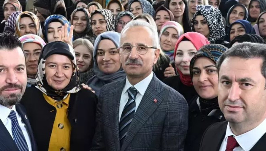 Bakan Uraloğlu, 240 bin yolcu kapasiteli Sorgun YHT Garı açılışına katıldı