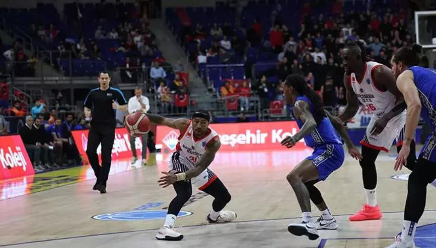 Bahçeşehir Koleji yarı finalde