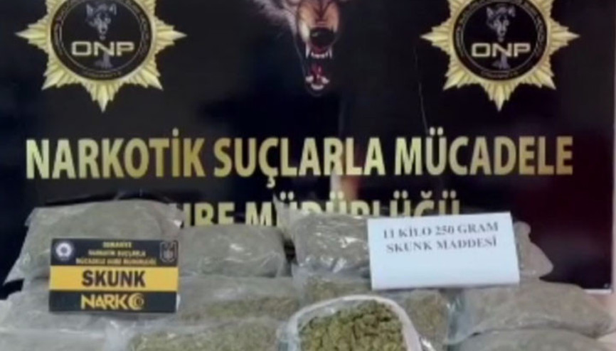Valizinden uyuşturucu çıkan yolcu tutuklandı