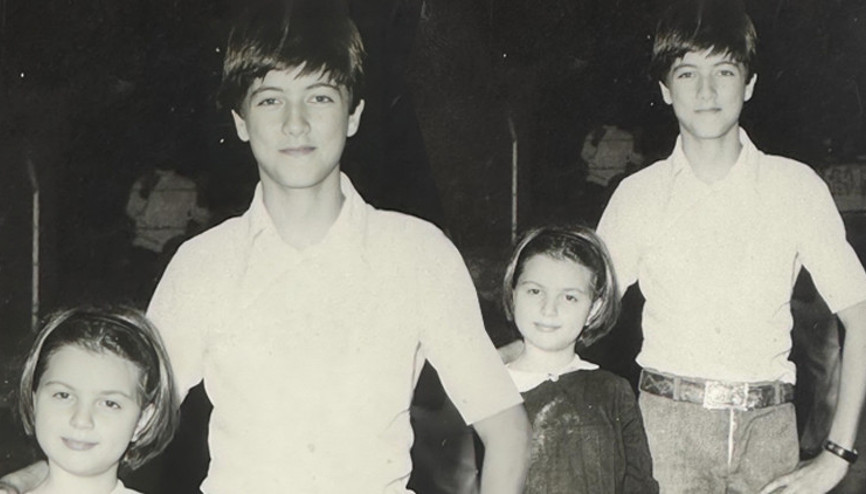 Siyah önlüklü küçük kız çok ünlü oldu... Bu fotoğraf hatırladın mı