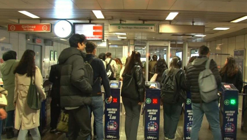 Mecidiyeköyde metroda korkunç olay: Raylara atladı