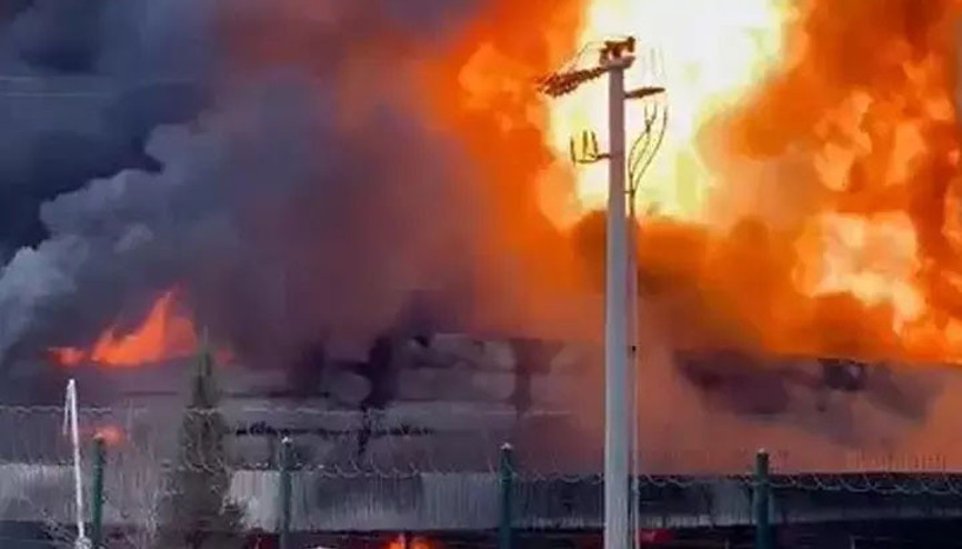 İzmirde lojistik firmasının deposunda yangın