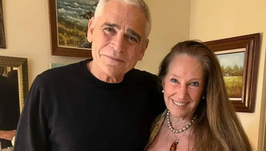 Ölüm bile onları ayıramadı: Hasretin bıçak olup kesiyor yüreğimi... Ağlıyorum