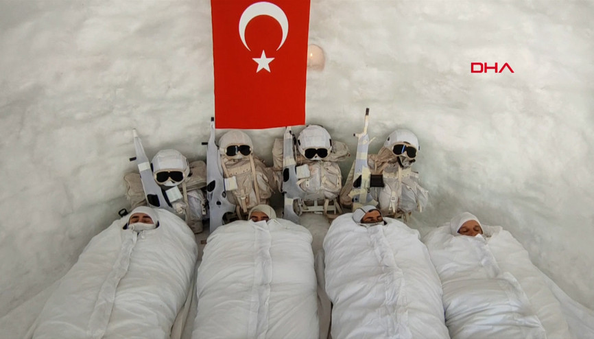 Sarıkamışta komandoların eksi 25 derecede zorlu eğitimi Sarıkamışta komandoların eksi 25 derecede zorlu eğitimi