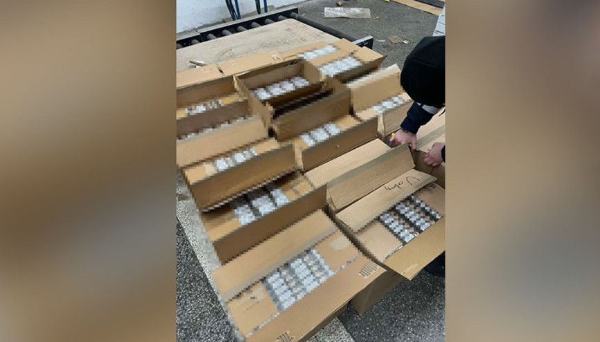Gümrükte çorap beyan edildi, kutulardan kaçak sigara çıktı