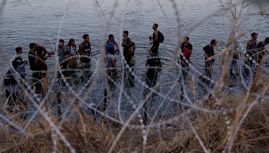 Teksasda göçmen krizi Yüksek Mahkeme yeşil ışık yaktı, Temyiz Mahkemesi askıya aldı