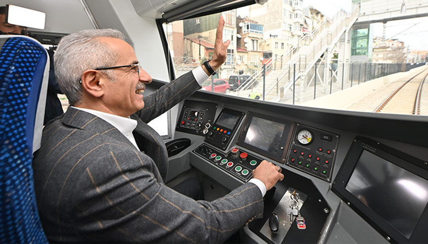 Bakan Uraloğlundan Ankaraya tren müjdesi