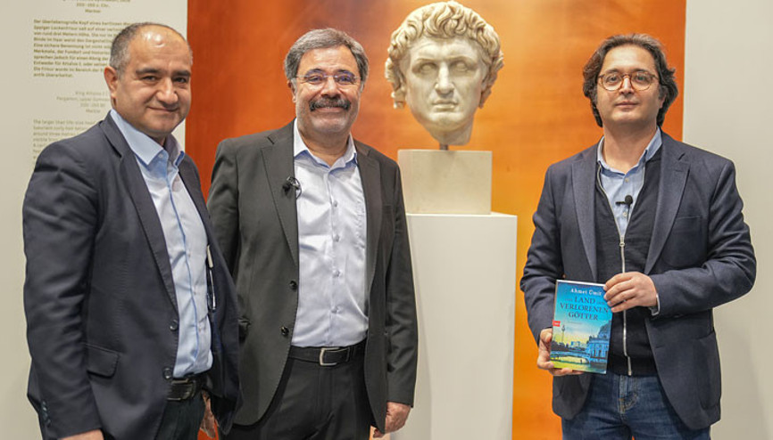 ‘Kayıp Tanrılar Ülkesi’ni Berlin’de tanıttı