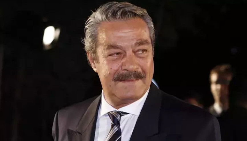 Kadir İnanır hastaneye kaldırıldı.. Son durumunu yeğeni açıkladı Kadir İnanır hastaneye kaldırıldı.. Son durumunu yeğeni açıkladı