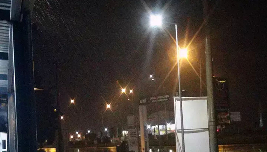 Hatayda kuvvetli sağanak ve fırtına: Çatılar uçtu, konteyner kentlerde su baskını