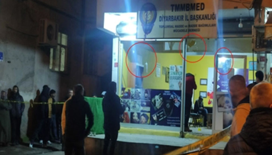 Uyuşturucuyla mücadele derneğindeki kavga ‘madde kullanmayın’ uyarısının ardından çıkmış Uyuşturucuyla mücadele derneğindeki kavga ‘madde kullanmayın’ uyarısının ardından çıkmış