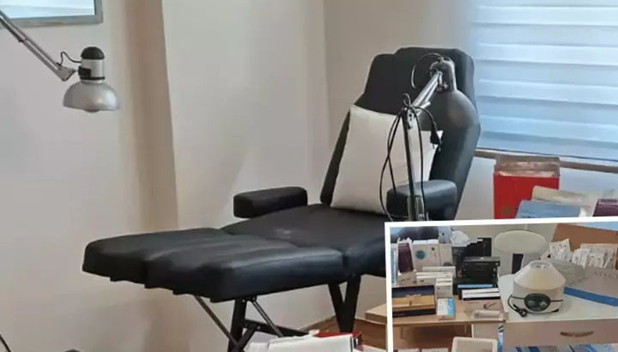 Ukraynalı kadının kiraladığı eve baskın: Odalardan birinde masaj diğerlerinde estetik işlem yapıyordu Ukraynalı kadının kiraladığı eve baskın: Odalardan birinde masaj diğerlerinde estetik işlem yapıyordu